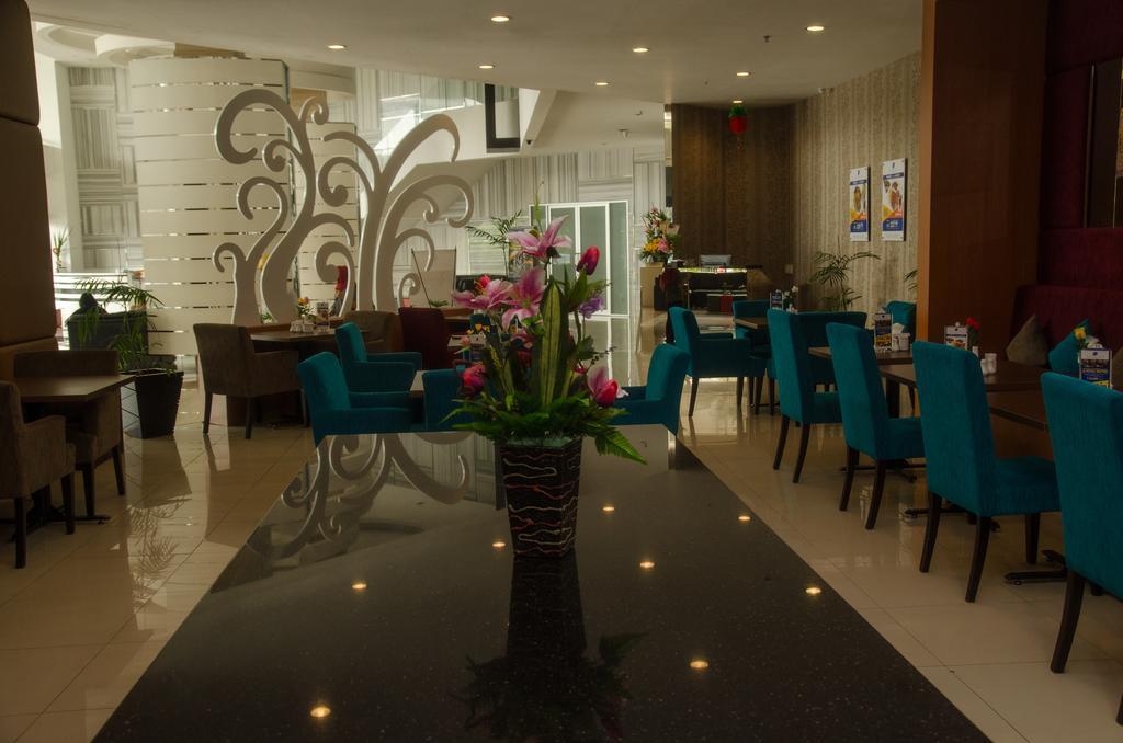 Royal Suite Condotel Медан Экстерьер фото