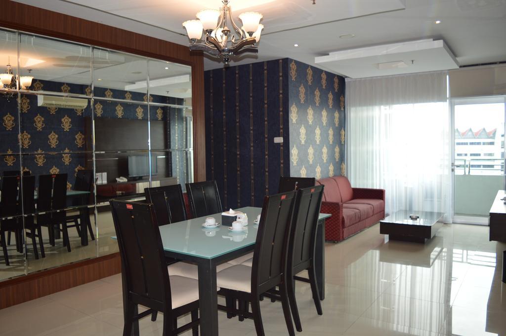 Royal Suite Condotel Медан Экстерьер фото