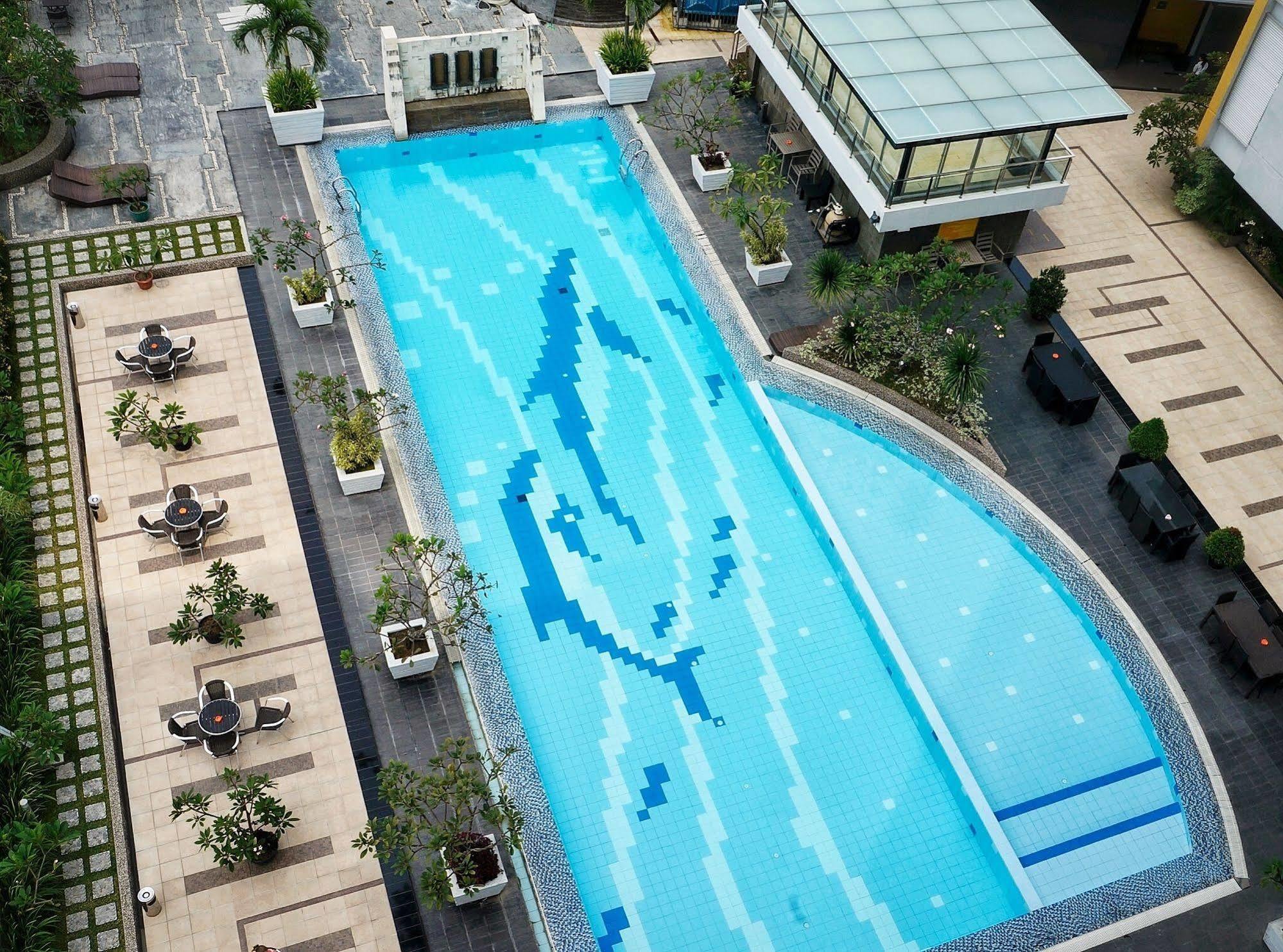 Royal Suite Condotel Медан Экстерьер фото